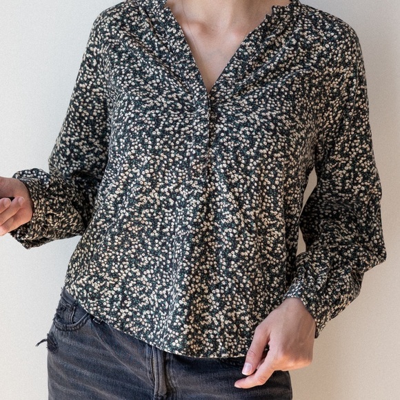 Universal Thread Black and White Floral Top - Picture 1 of 8